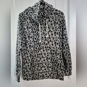 Womens Derek Heart 🩷 Hooded Knit  Sweater Size Medium